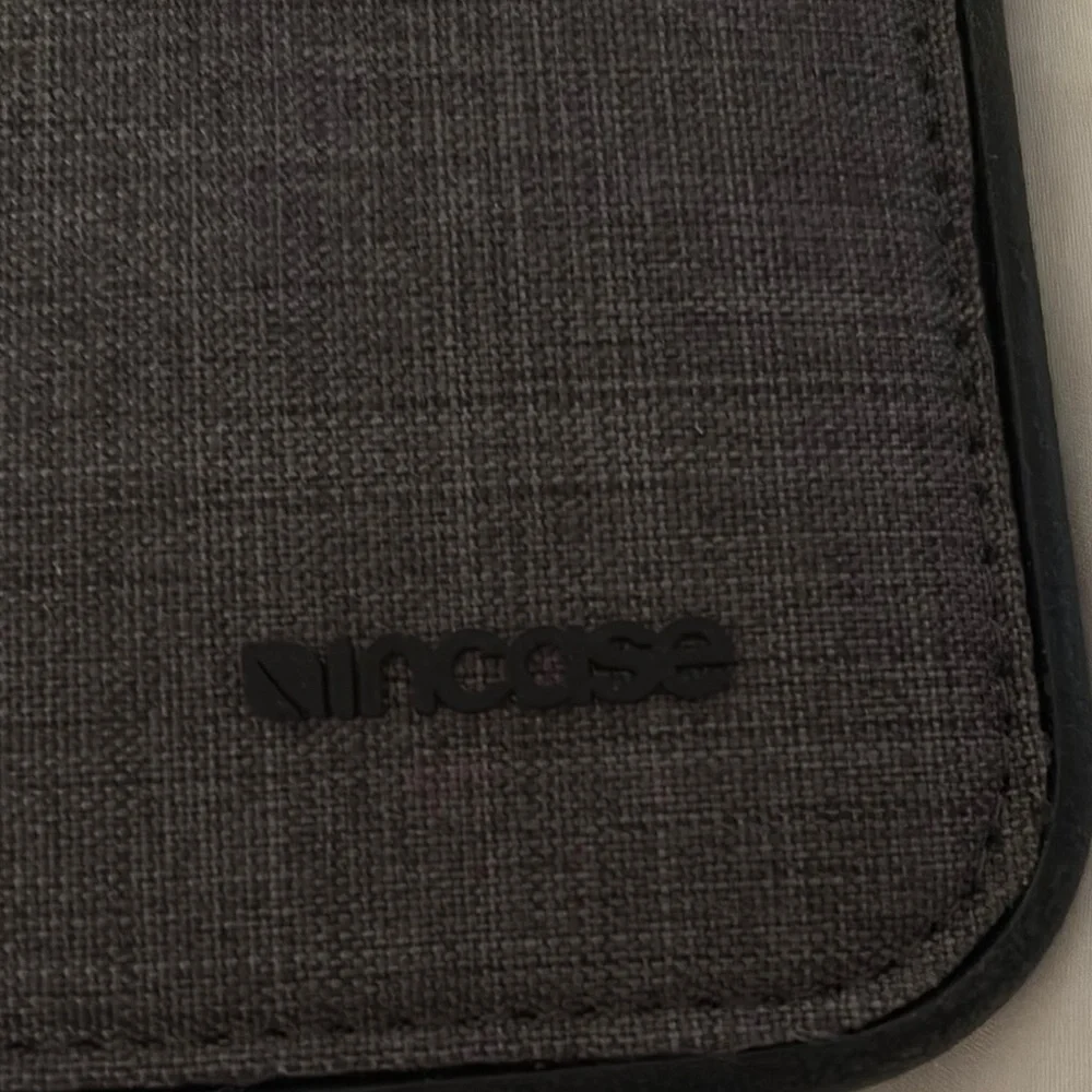 Incase Gray Minimalist Tablet Sleeve